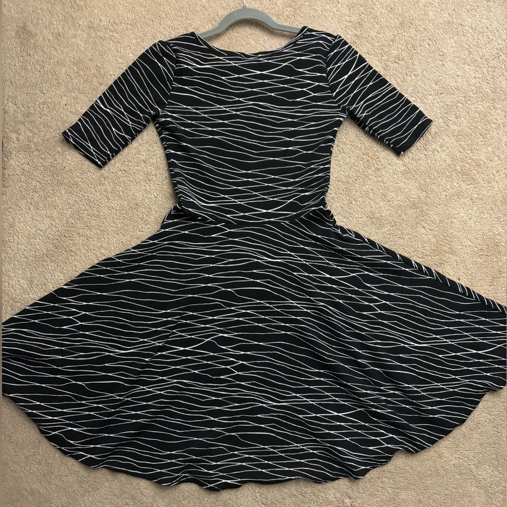 Lularoe boutique dress in black and white size S